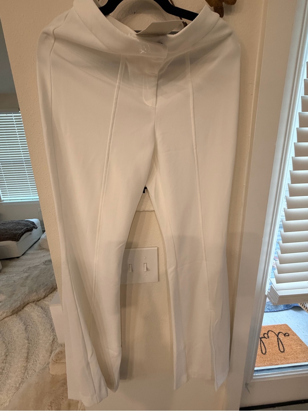 eesome White Boot Cut Tailored Pants